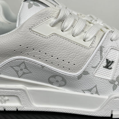 Trainer White