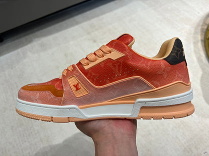 Trainer Orange