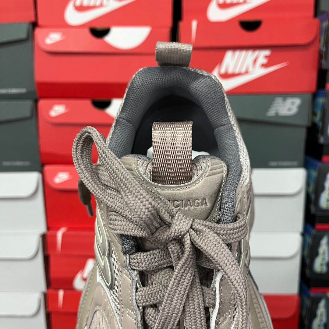 BLG 6XL Beige/Black