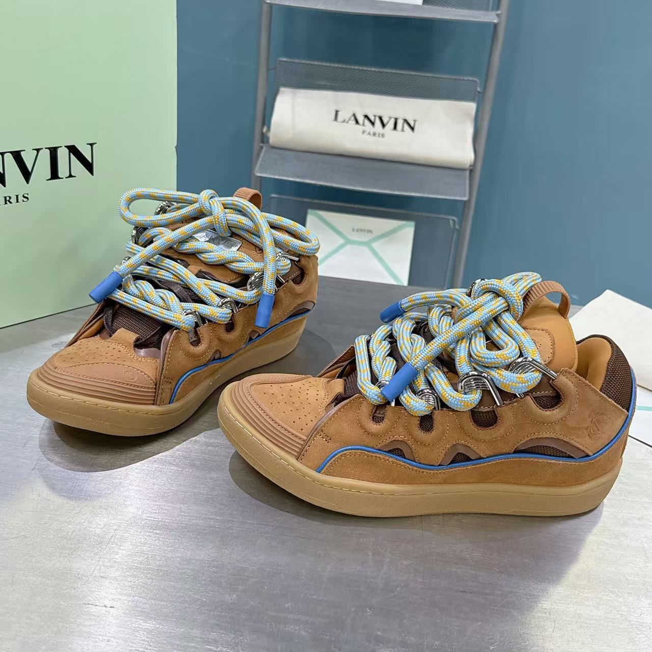 Curb Castanha