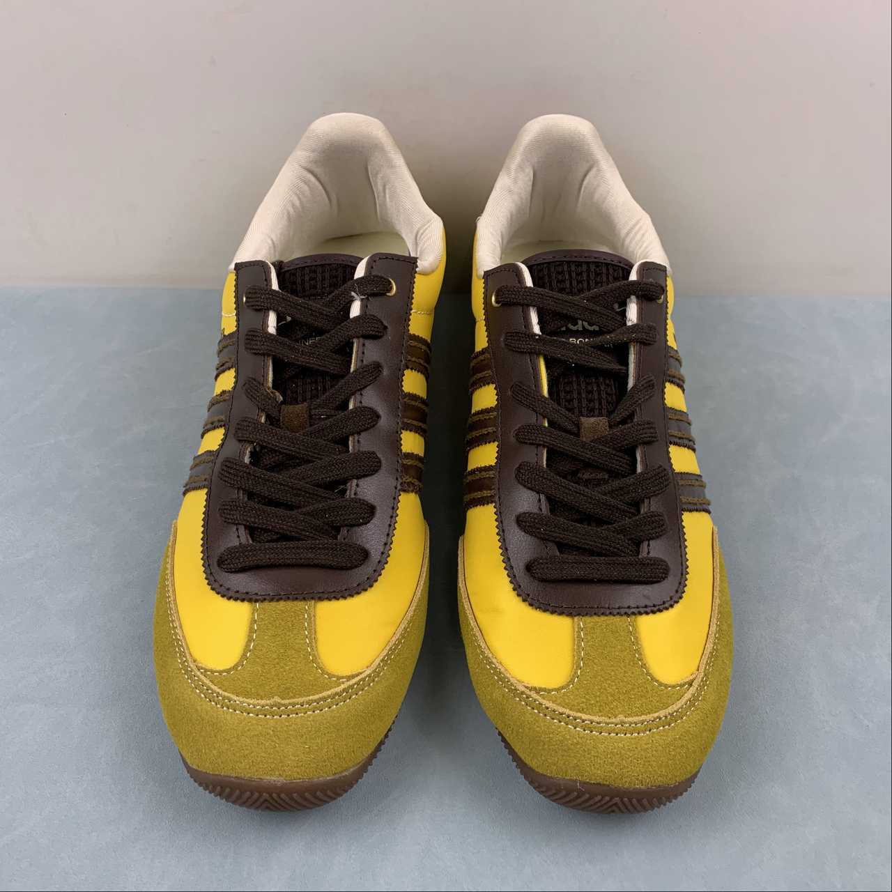 AD WB Japan Yellow Brown