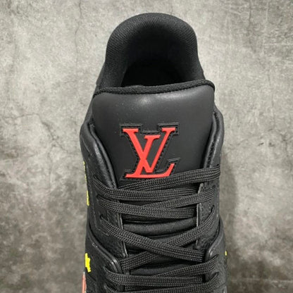 Trainer Kusama Black