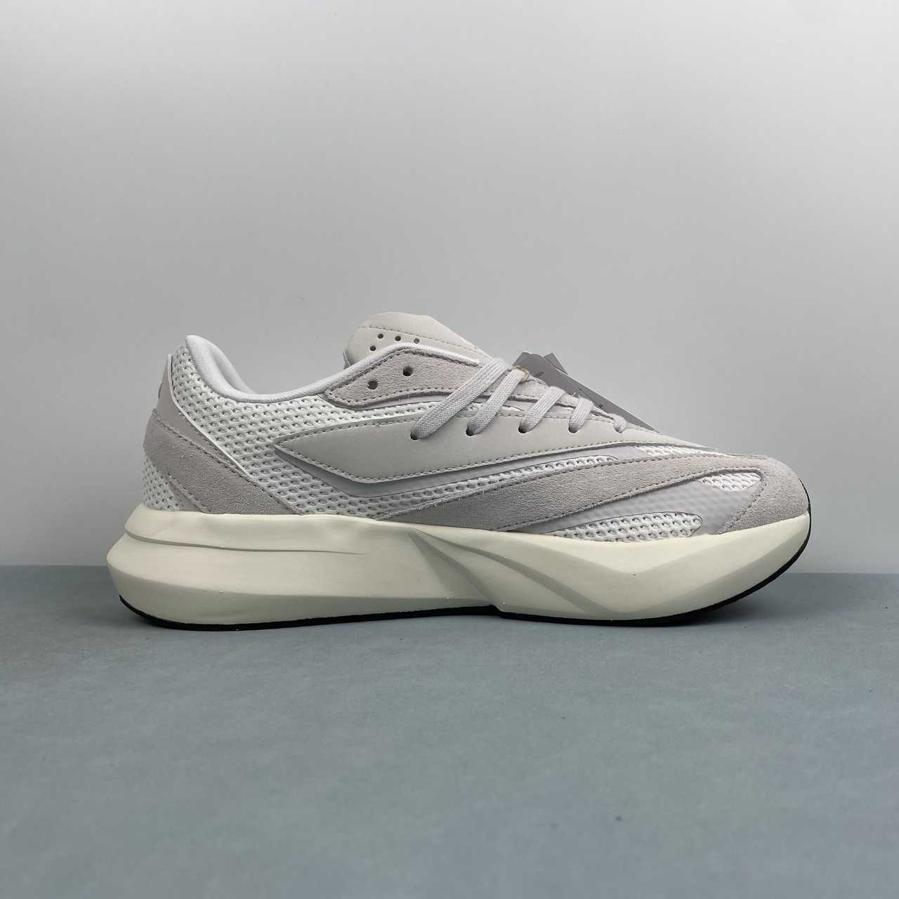 AD LIGHTBLAZE Beige White
