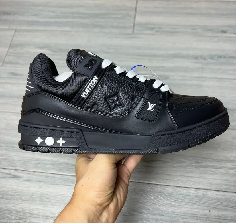 Louis Vuitton Trainer All Black