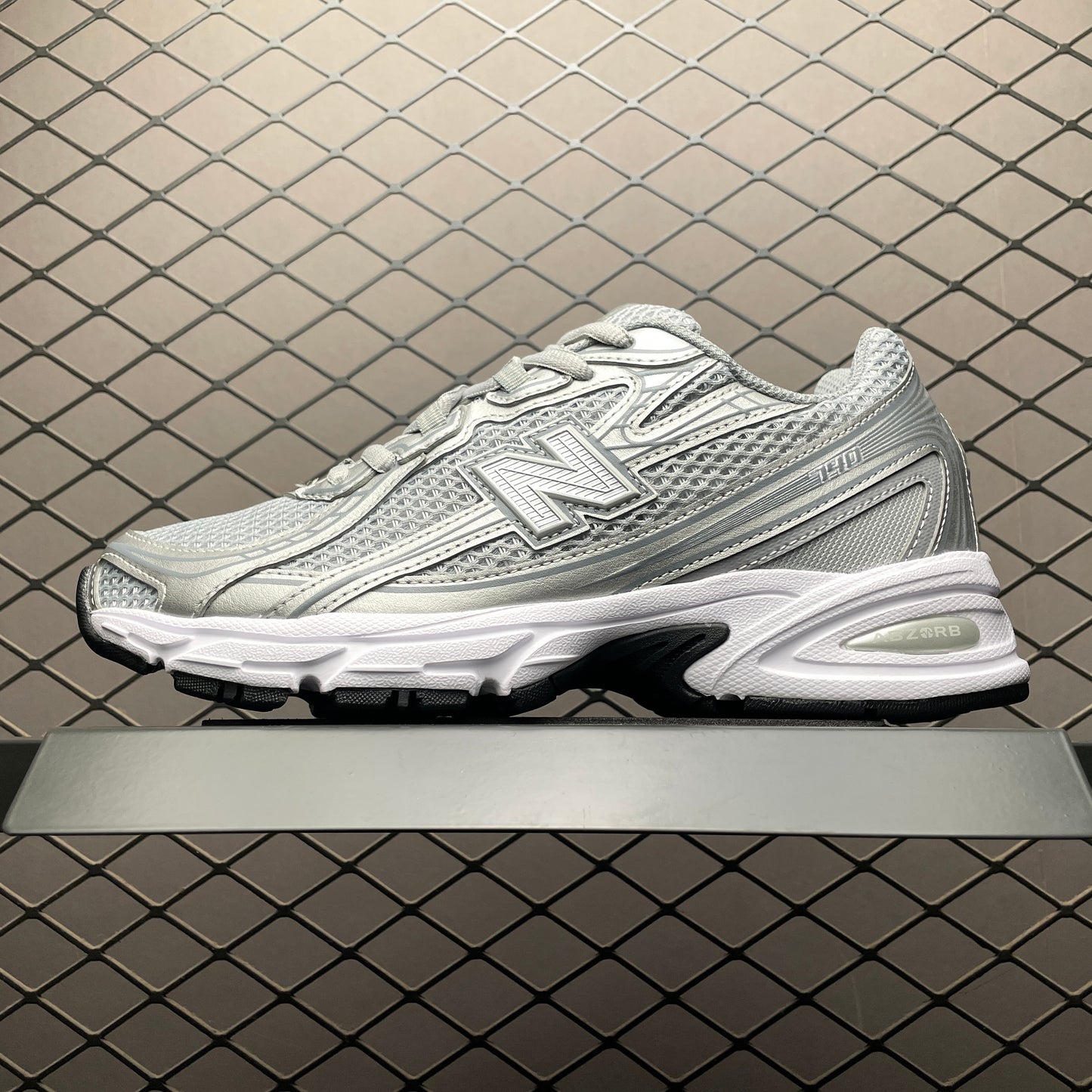 740 Silver / White / Black