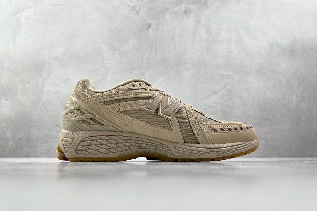 1906 Beige