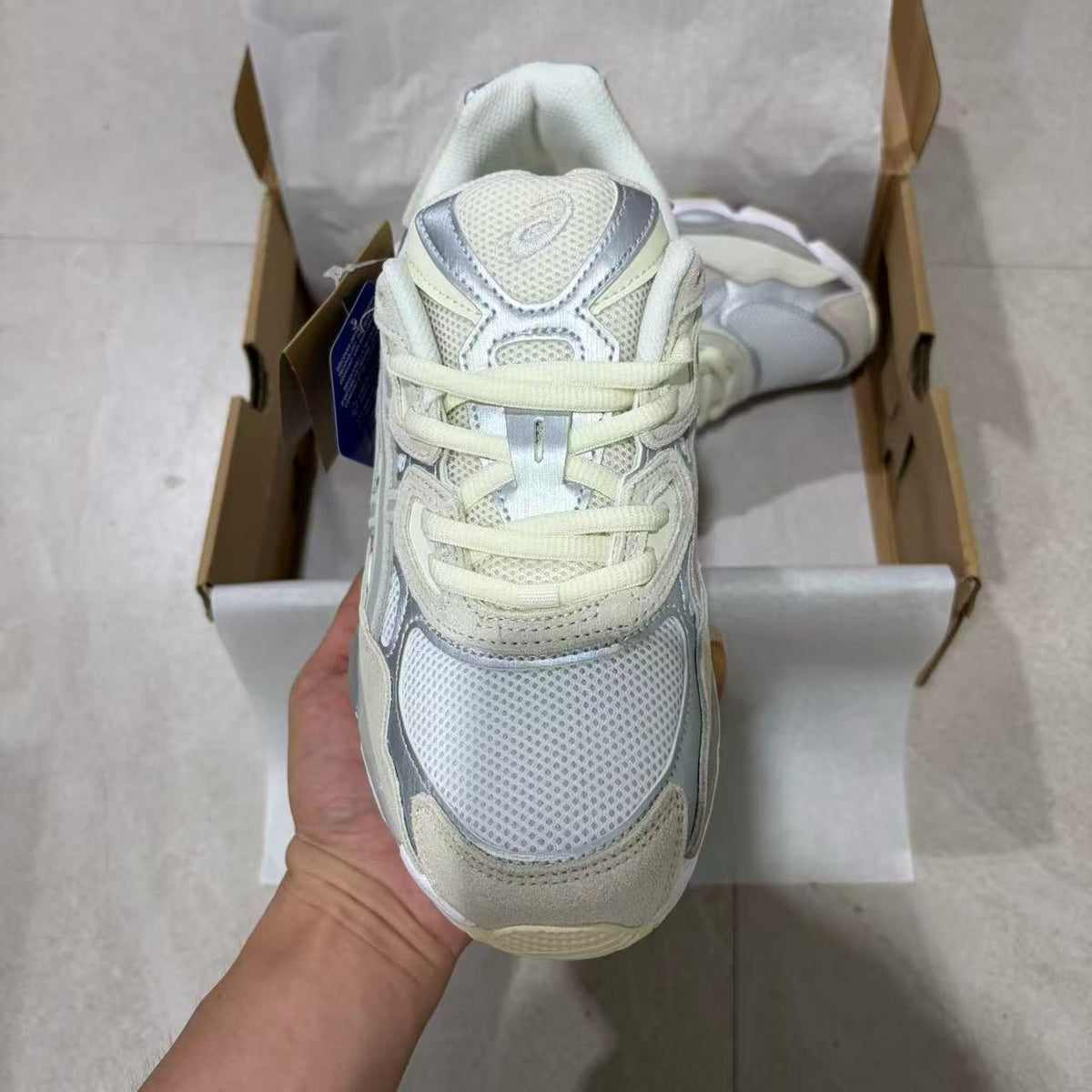Gel-NYC Cream/Oyster Grey