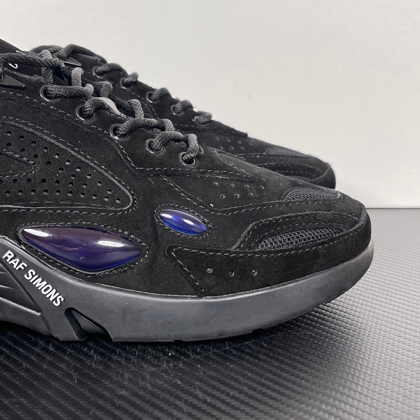Cylon-21 Black