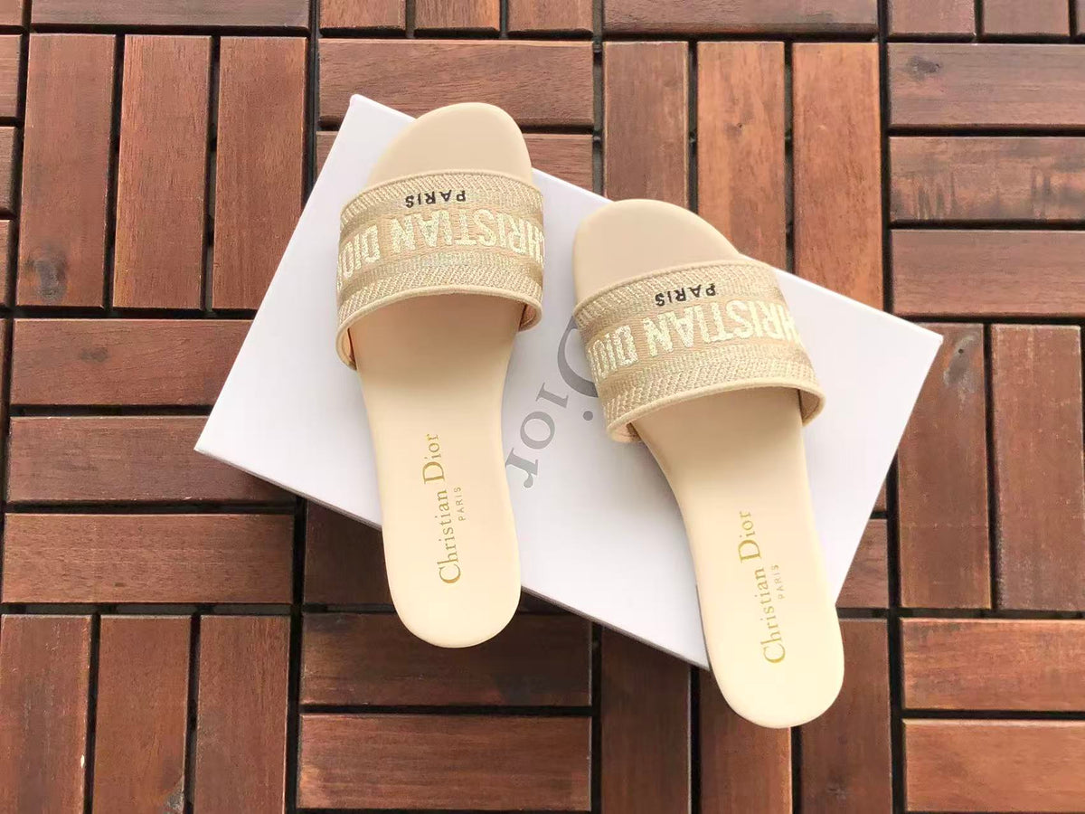Chinelos Dior