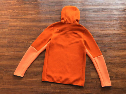 Conjunto Tech Fleece Laranja