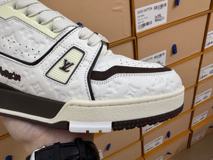 Trainer White and Black