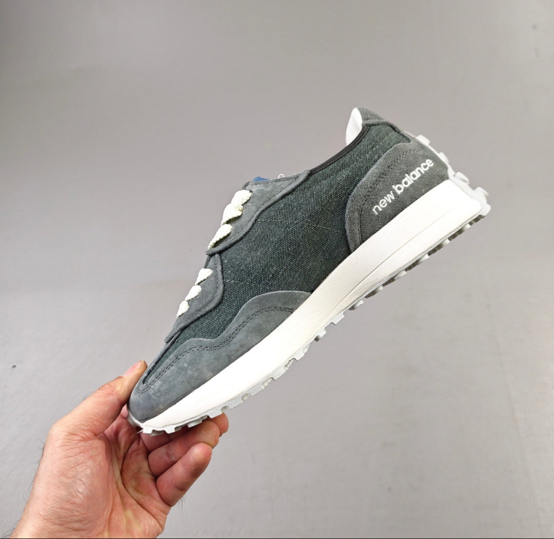 327 Light Grey Blue