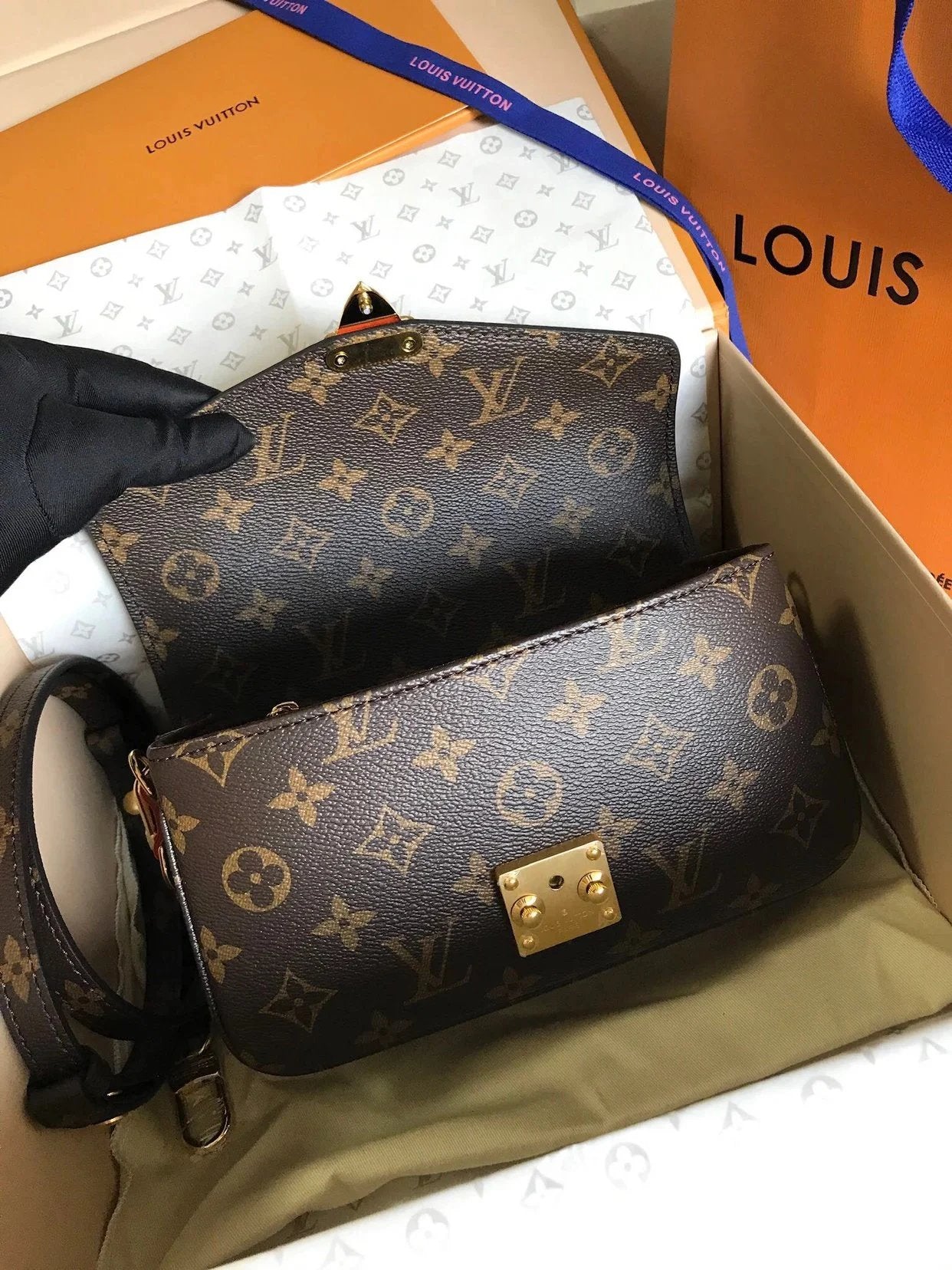 Louis Vuitton Monogram