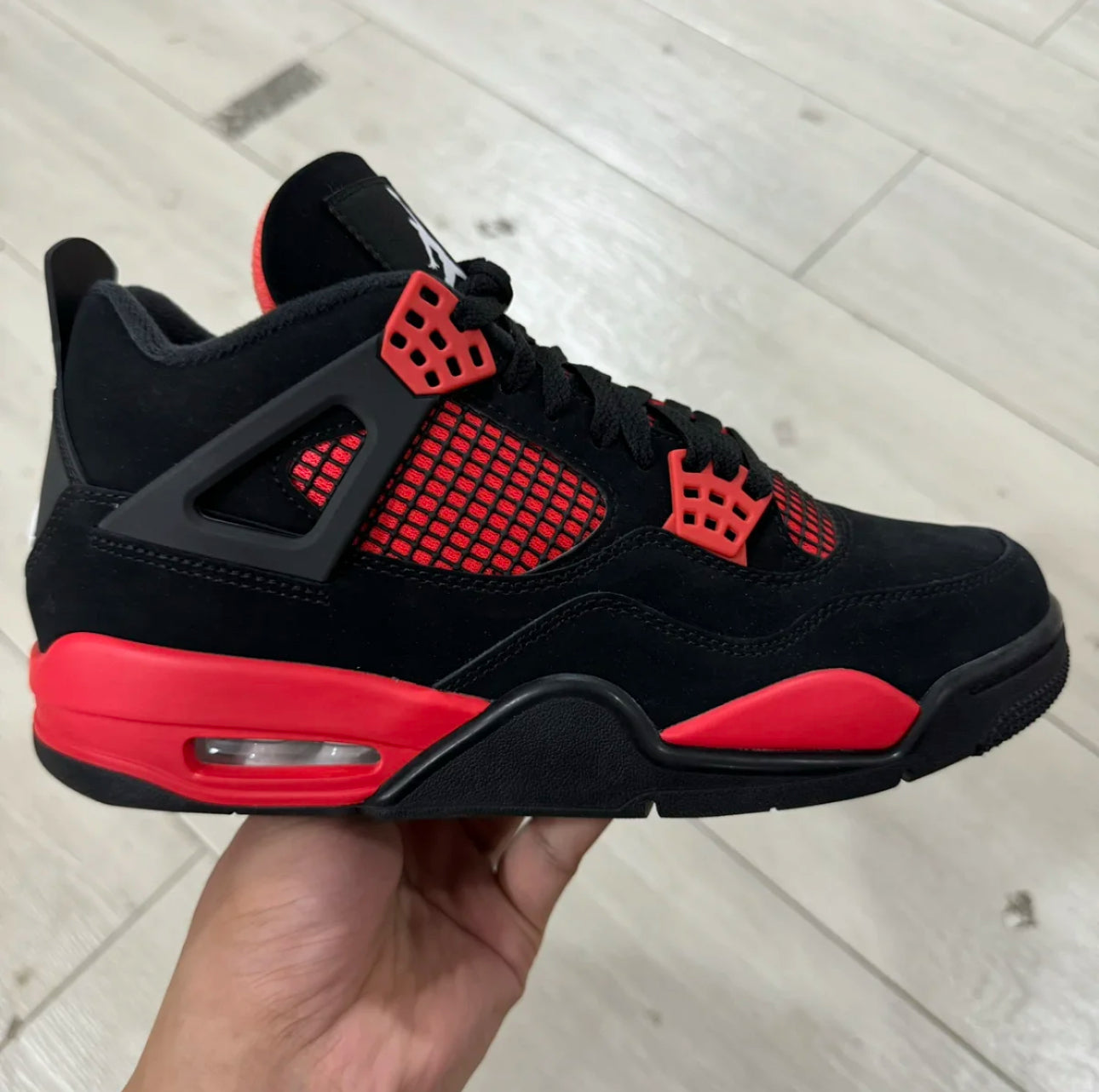 Air Jordan 4 Retro "Red Thunder"