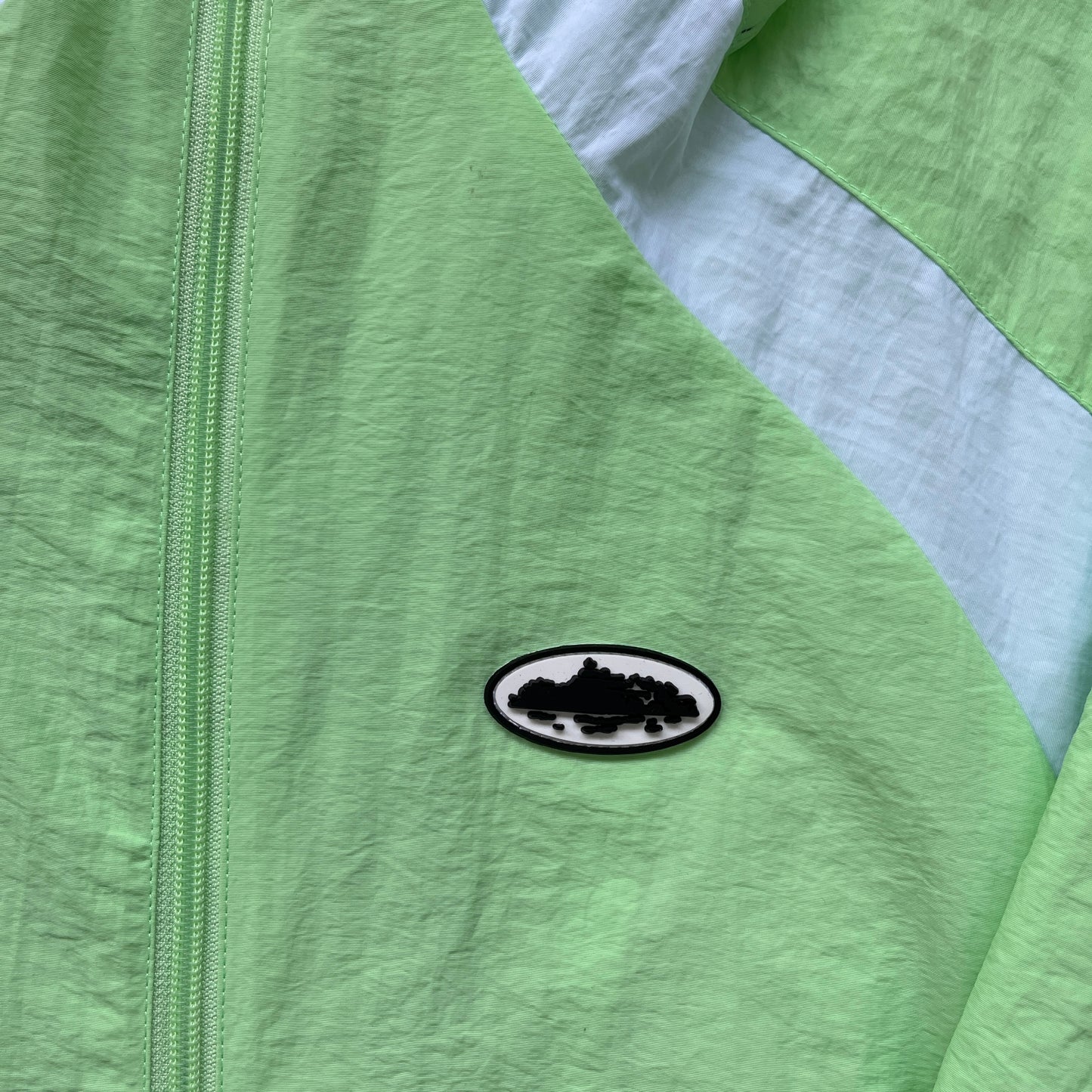 windbreaker in mint