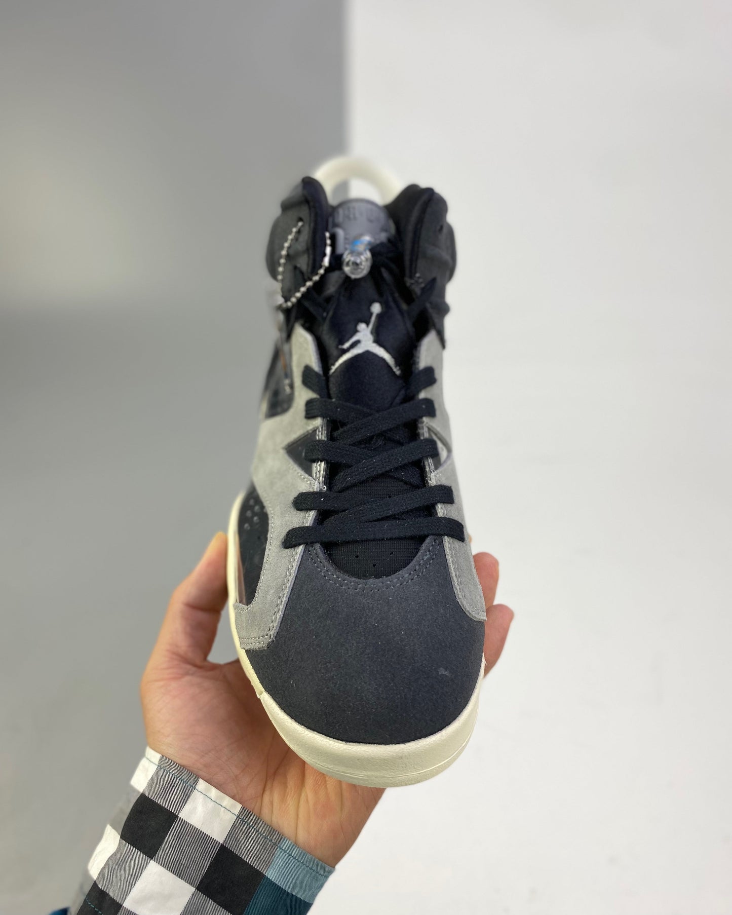 AJ6 Retro High OG WMNS Smoke Grey