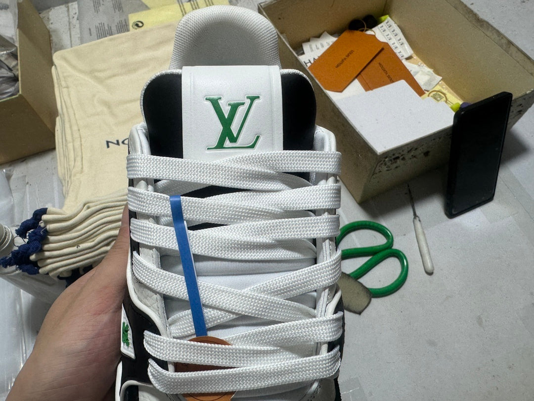 Trainer White and Green