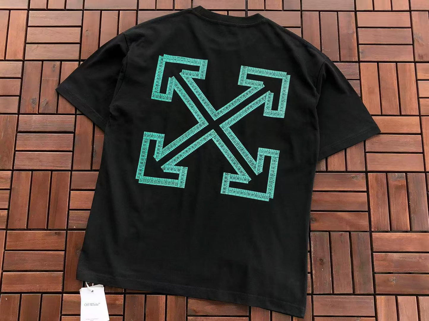 T-shirt Off