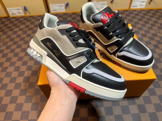 Trainer Grey and Black