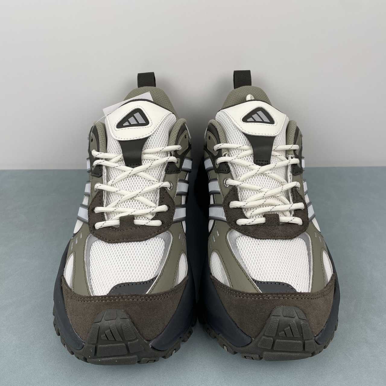 AD Shadow Fever White Grey Silver