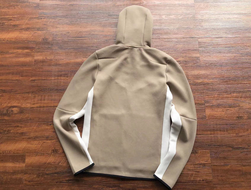 Conjunto Tech Fleece Branco e Bege