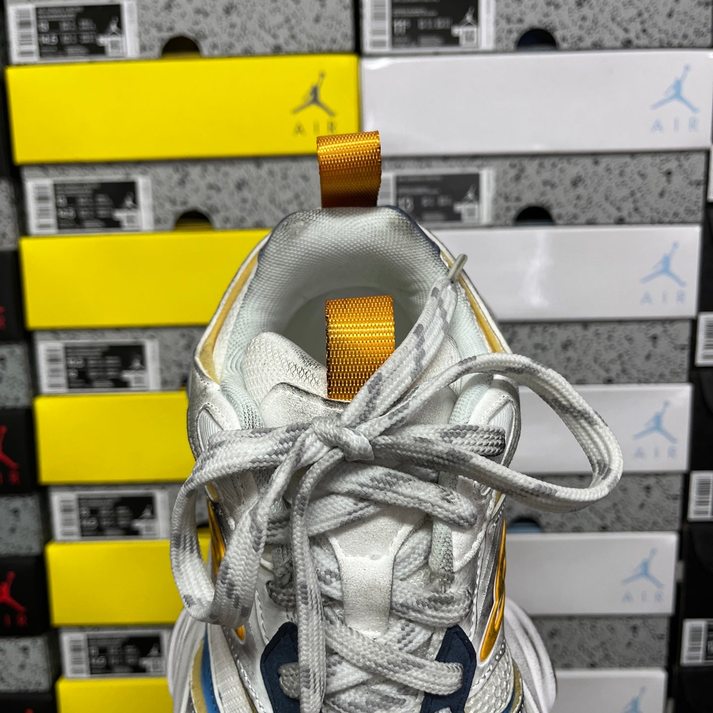 BLG Cargo White/Blue/Yellow/Grey