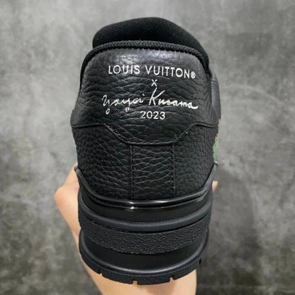 Trainer Kusama Black