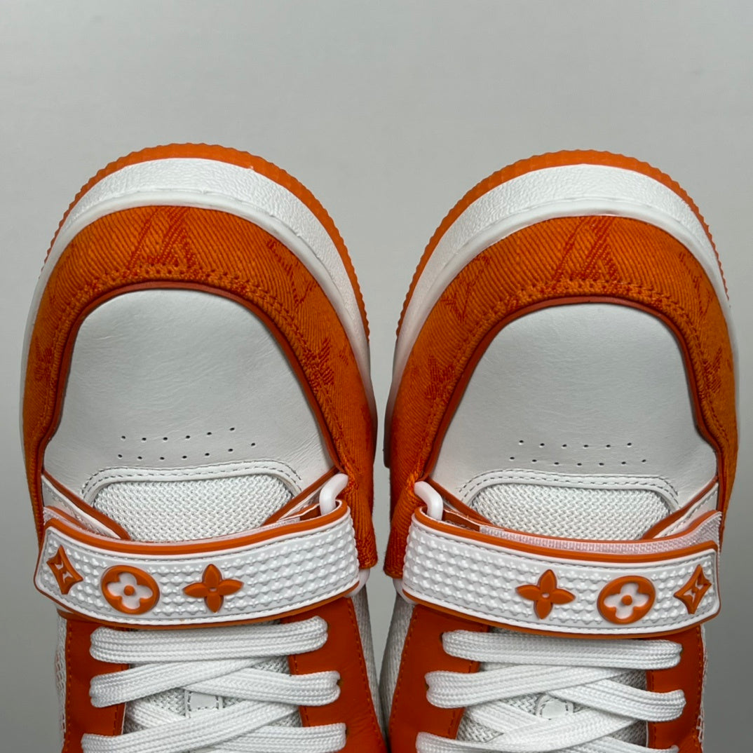 Trainer White and Orange