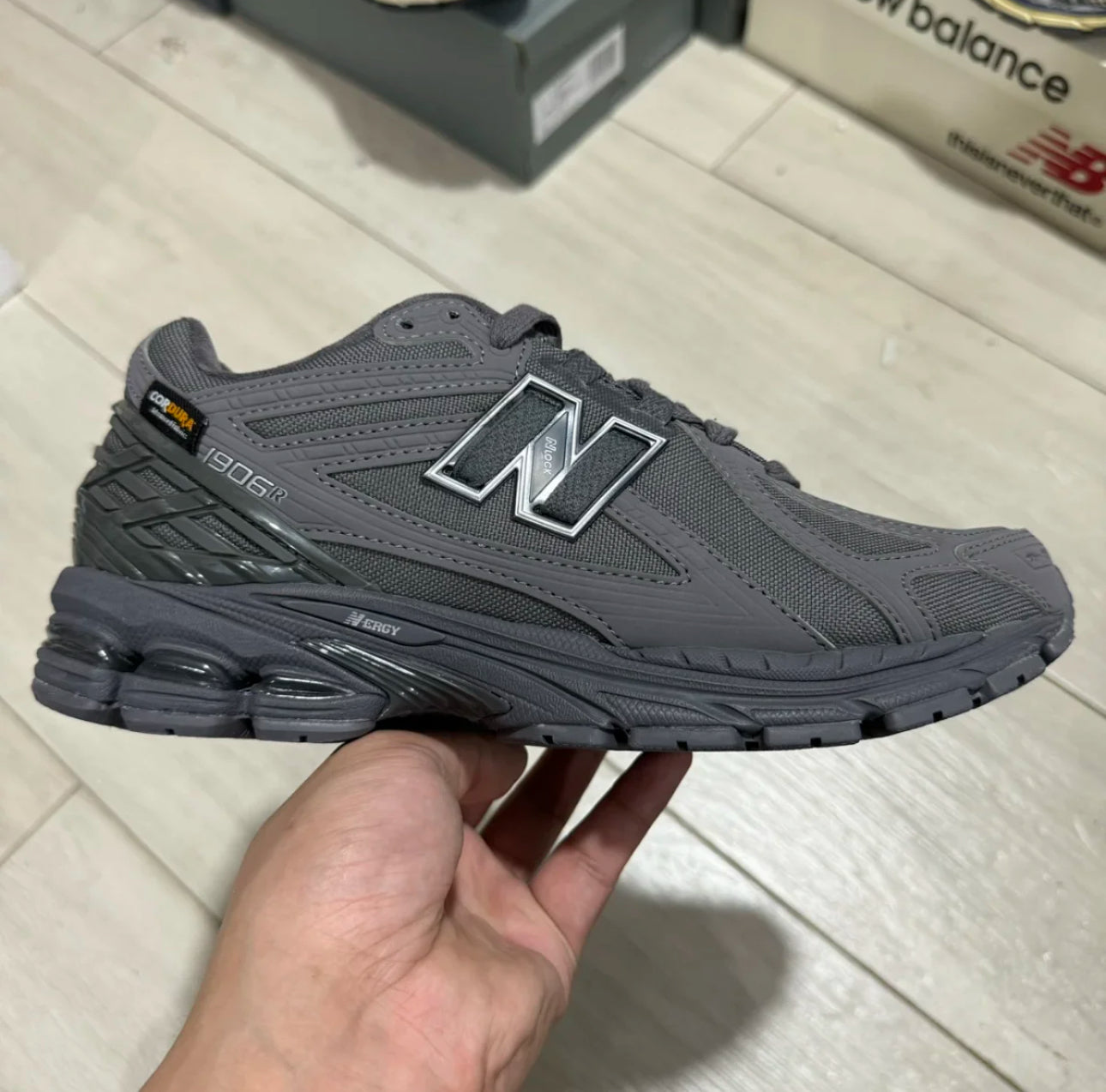 New Balance 1906R