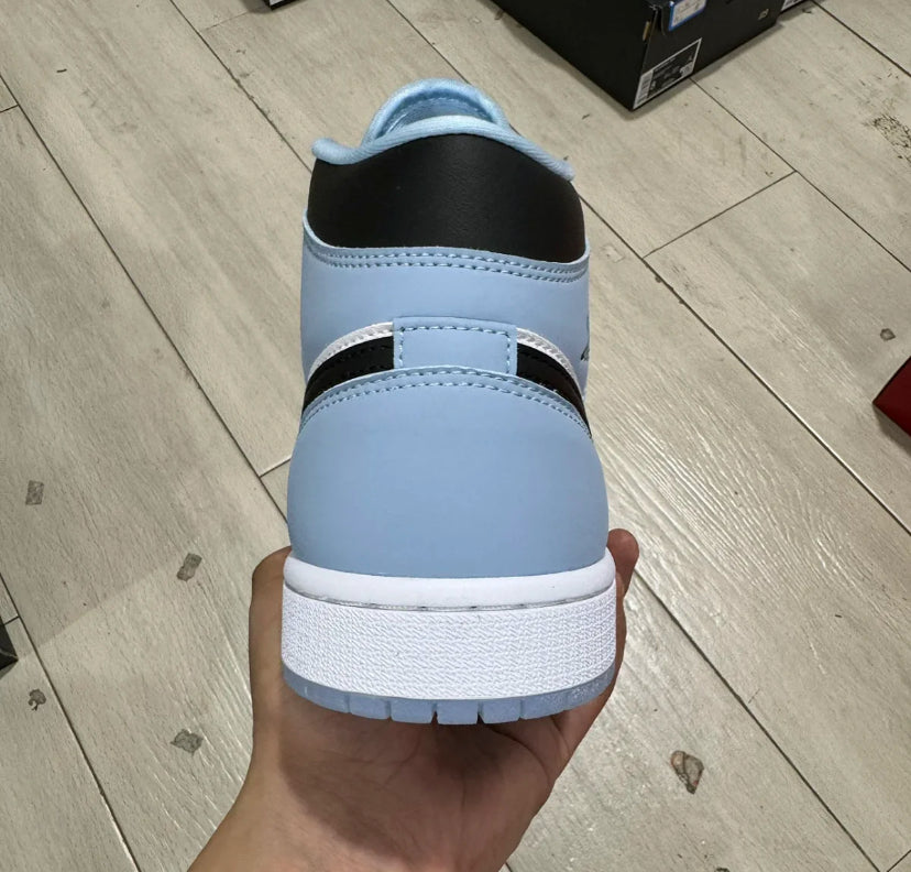 Air Jordan 1 Mid Ice Blue