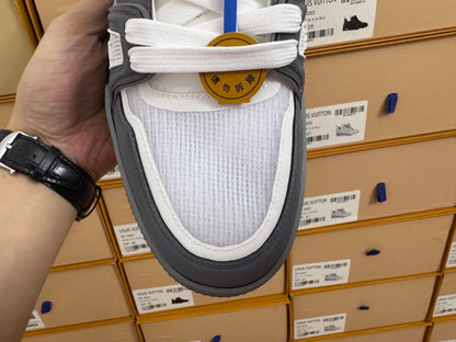 Trainer White and Gray