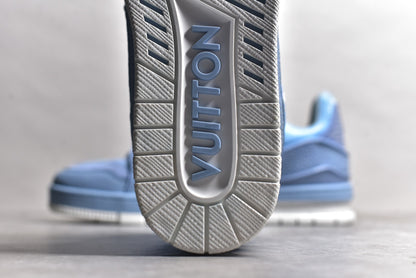 Trainer Light Blue