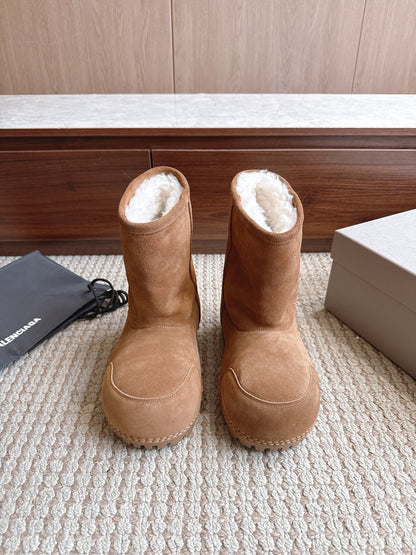 BLG Alaska Suede Boots