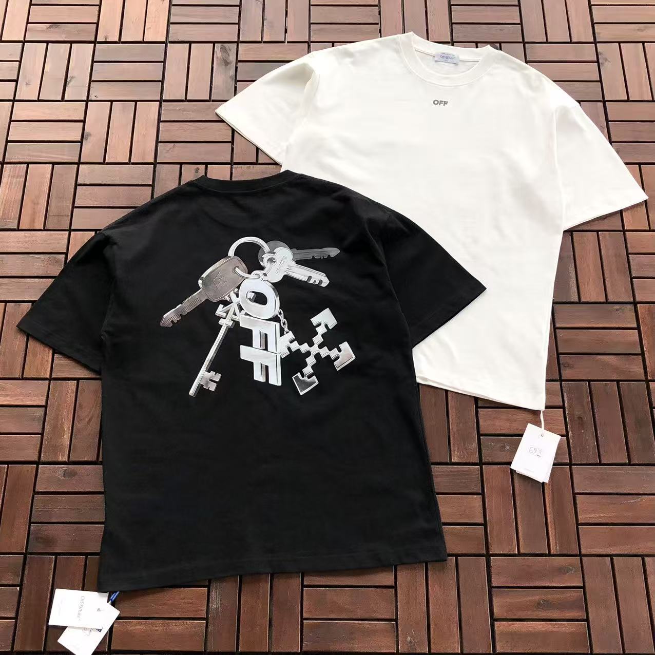 T-shirt Off