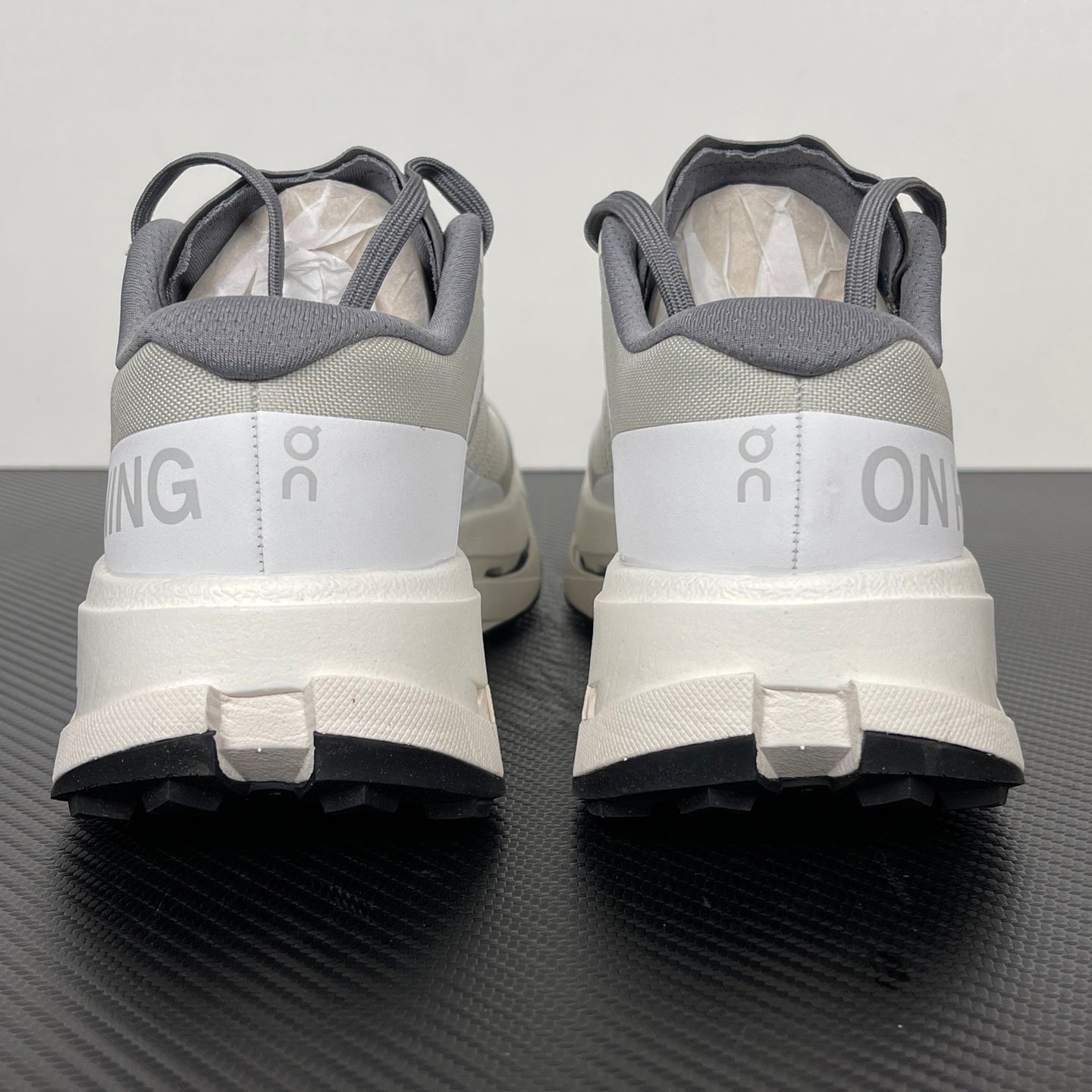 On Cloudultra 3 White Grey