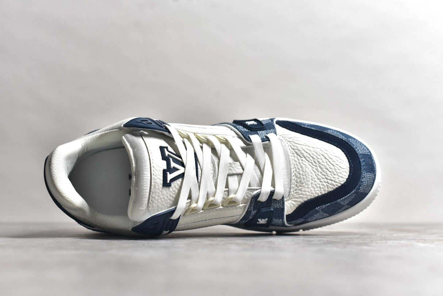 Trainer White and Blue