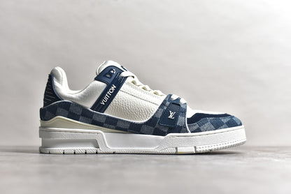Trainer White and Blue