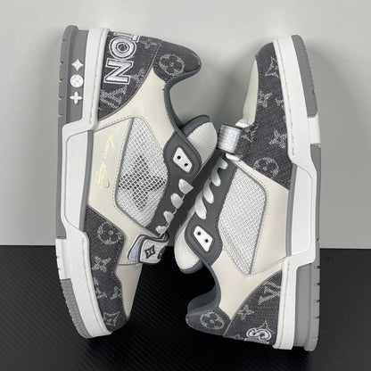 Trainer Gray
