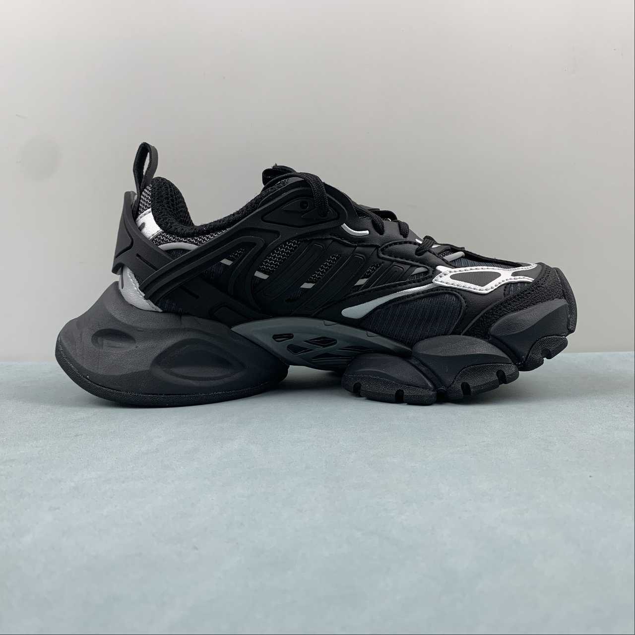 AD XLG Runner Deluxe Black White