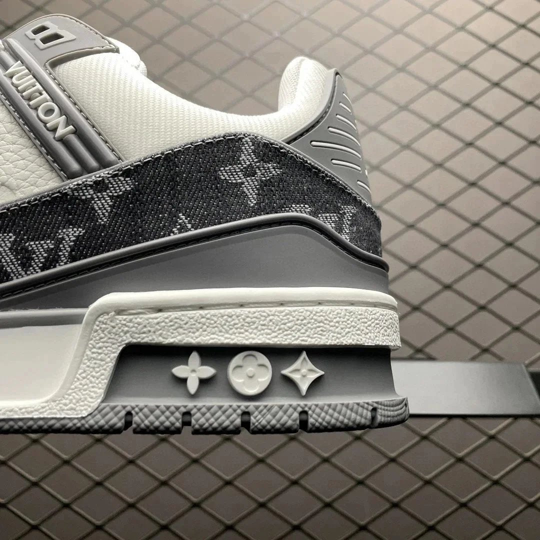 Aware Trainer Grey