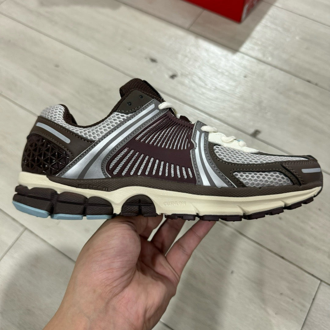 Air Zoom Vomero 5 Brown