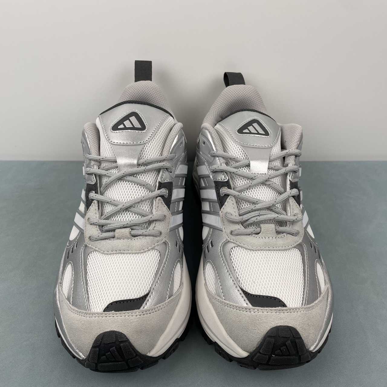 AD Shadow Fever Iron Silver