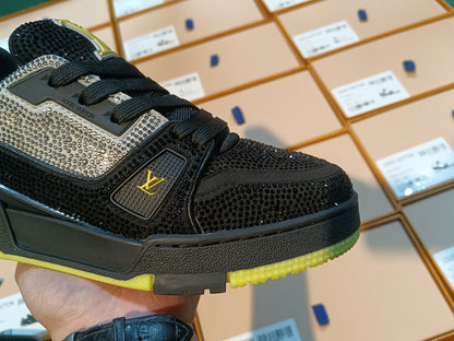 Trainer Silver and Black Crystal