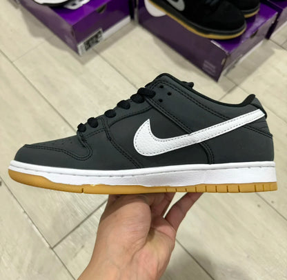 SB Dunk Low Black Gum