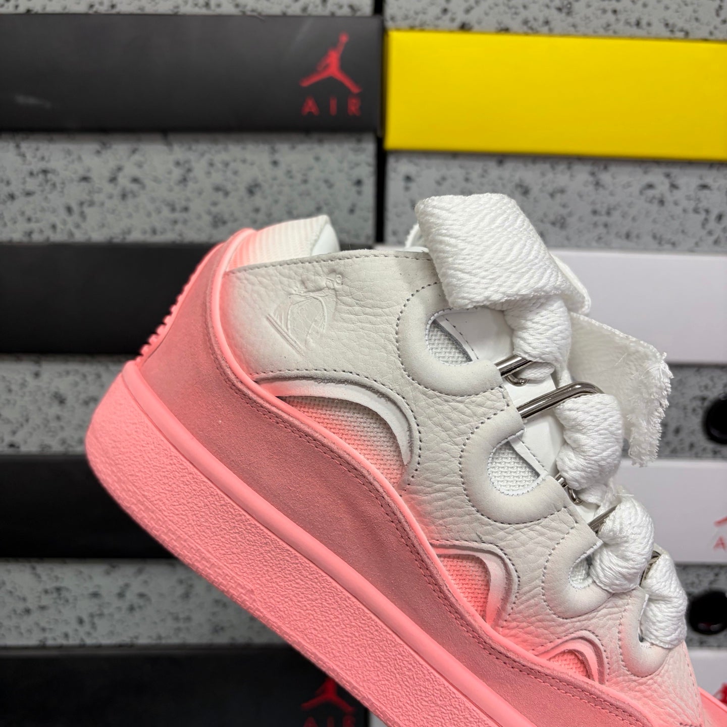Curb Pink Spray