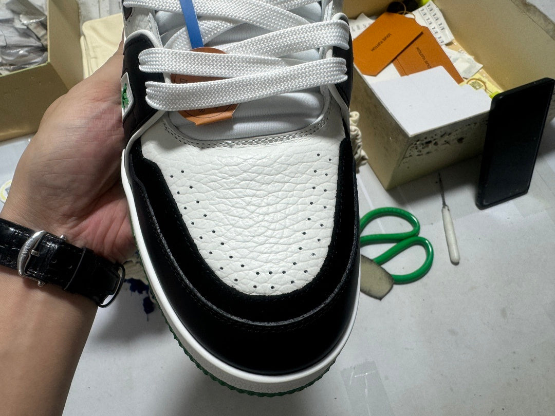 Trainer White and Green