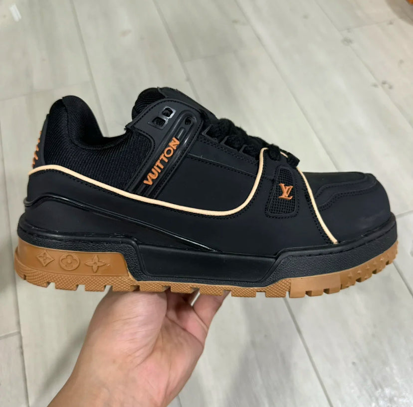 Louis Vuitton Trail All Black