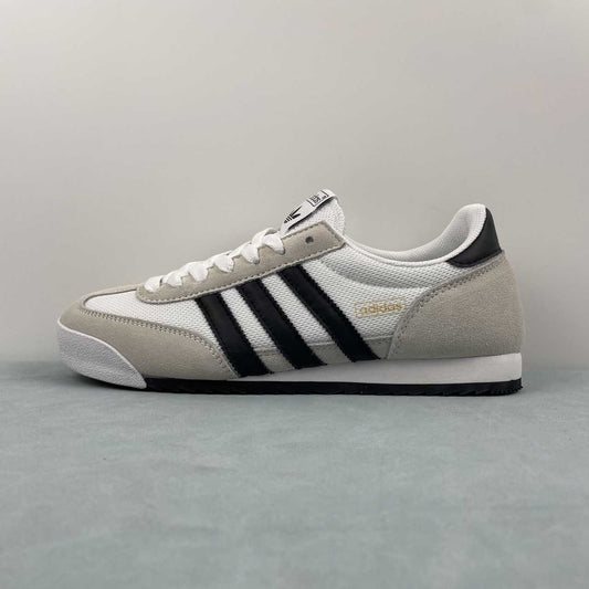 AD R71 White Black Beige