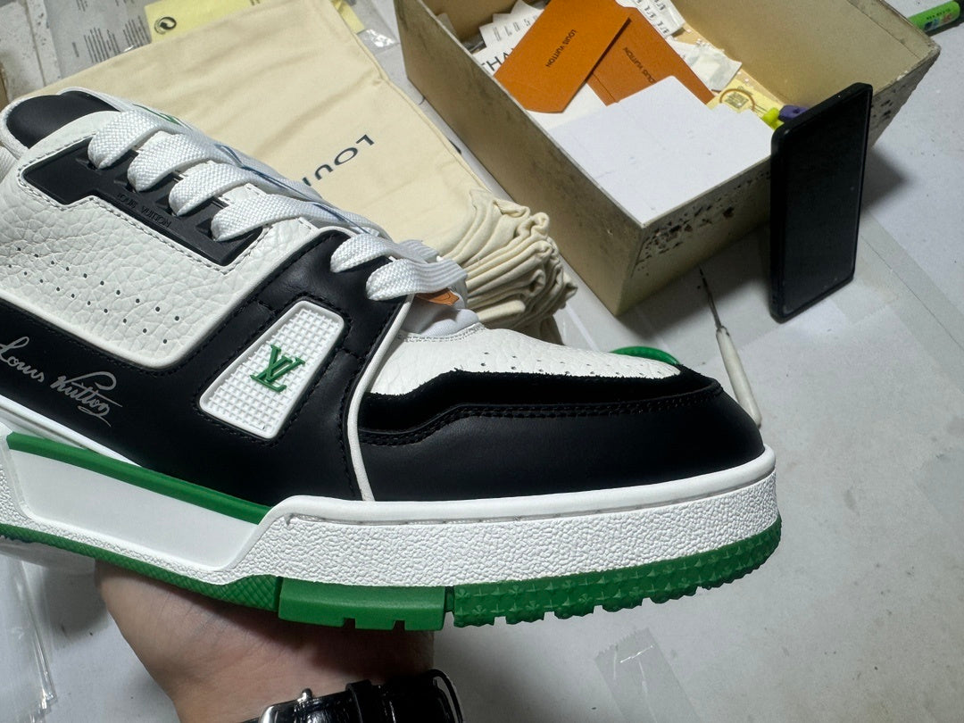 Trainer White and Green
