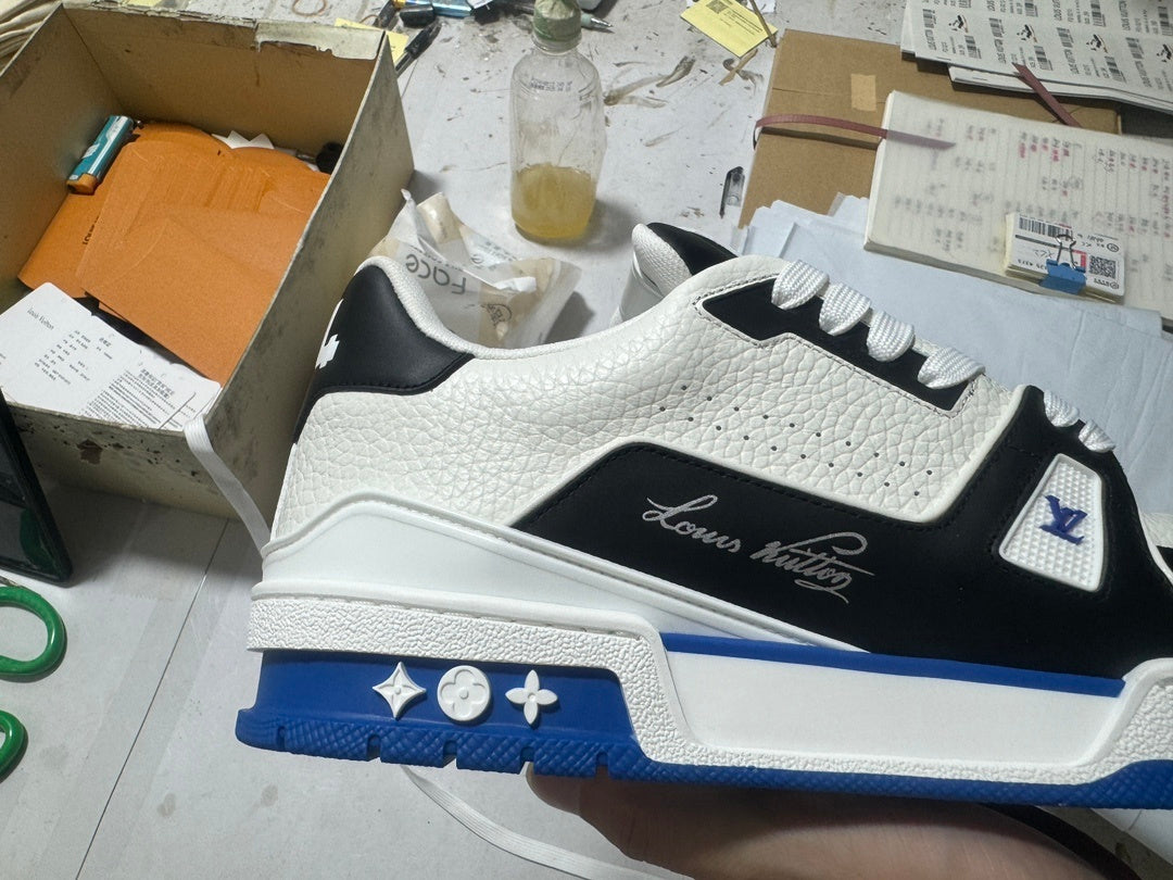 Trainer White and Blue